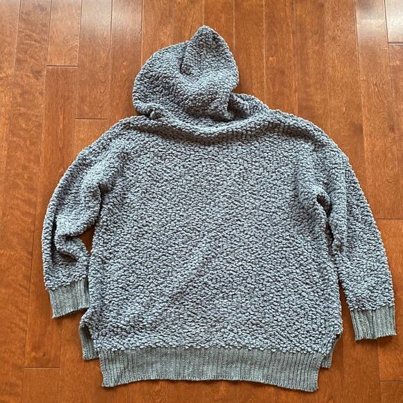 Miracle Women’s hooded sweater in size s/m oversized fit. Super soft! NWOT - Picture 4 of 4